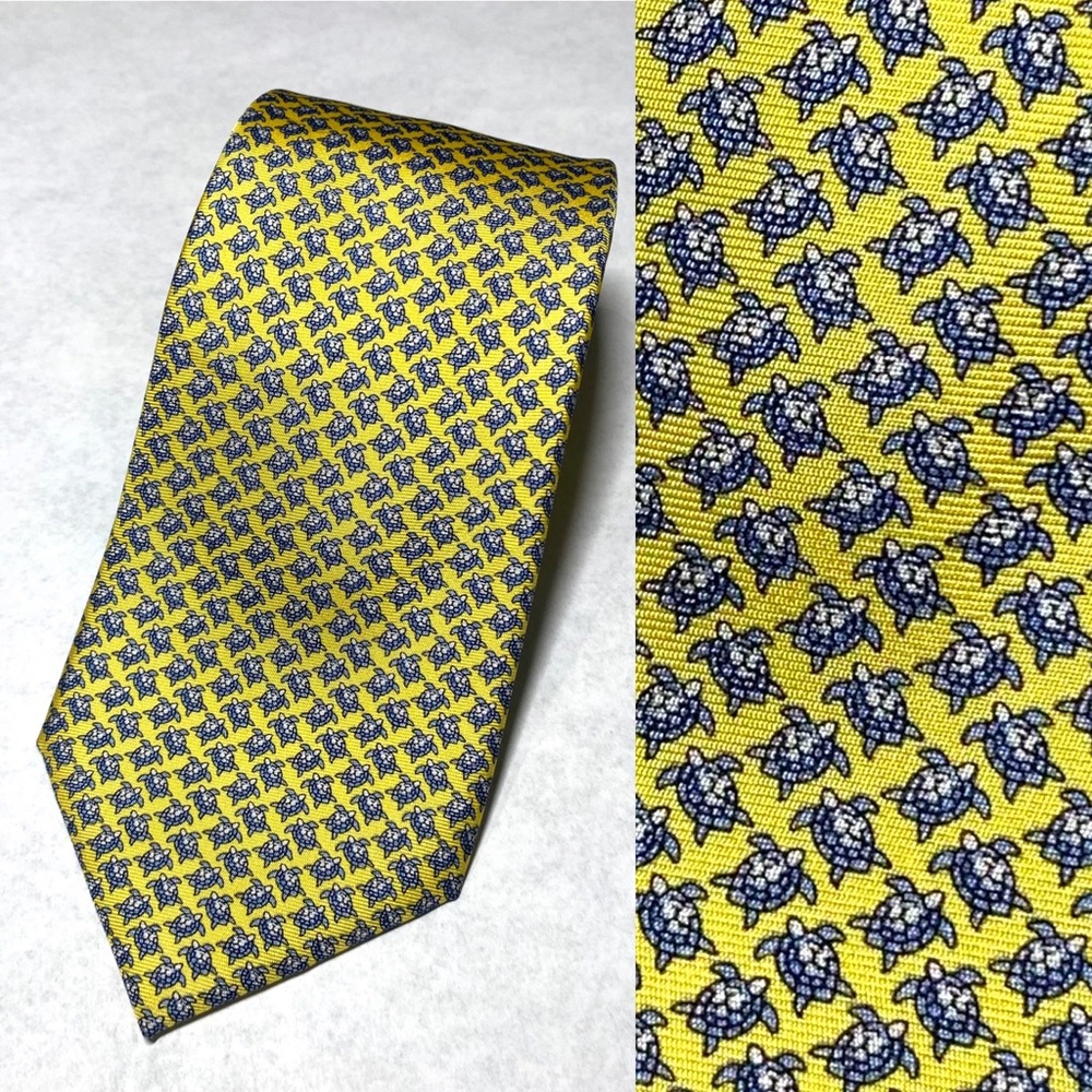 Tommy Hilfiger  3" SILK tie in yellow with blue Tiny Turtles!  and polkadots